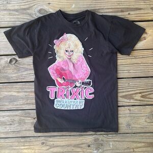 Trixie Mattel “She’s a Little Bit Country” T-Shirt